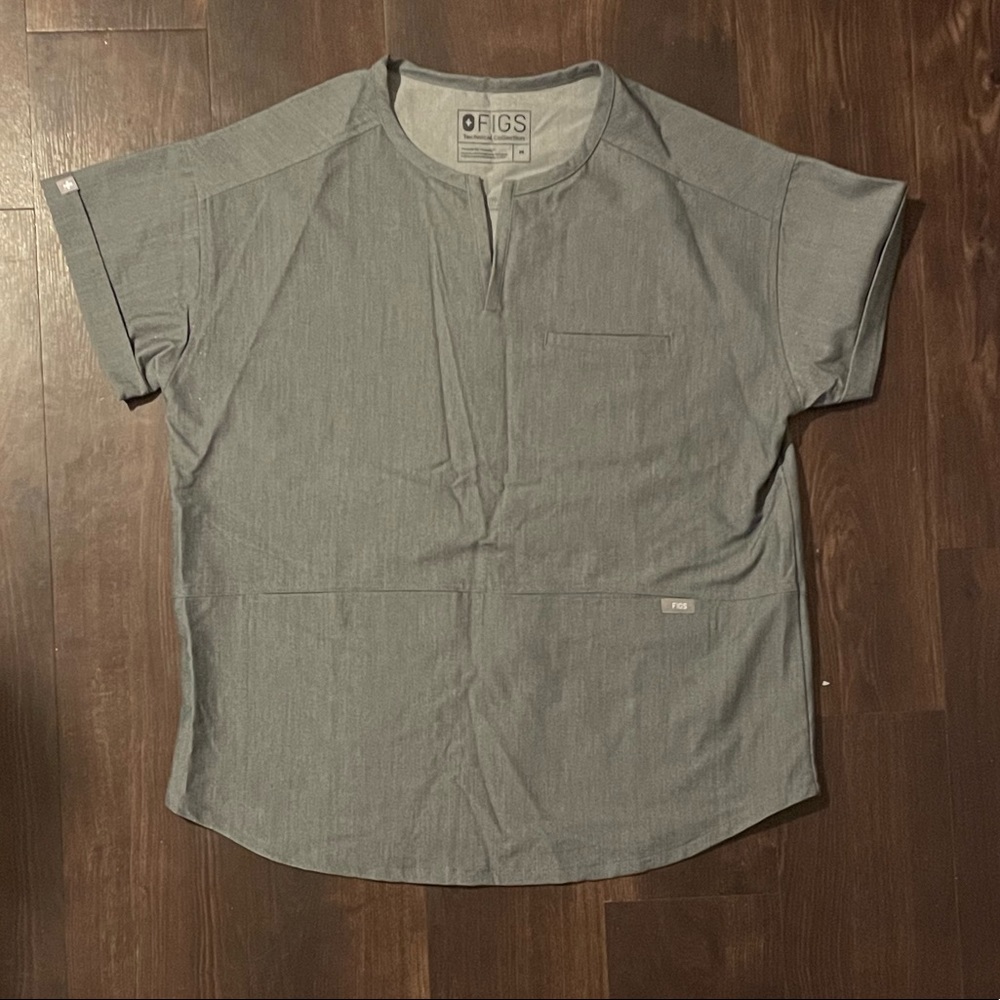 FIGS Graphite Limited Edition Scrub Top, size M